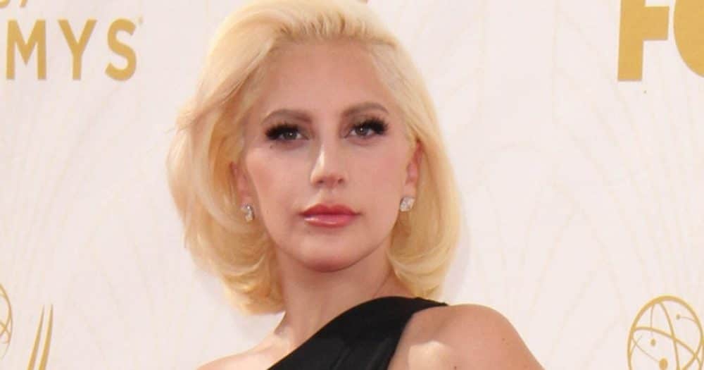 Lady Gaga Pose Au Naturel Et Topless Sur Instagram Les Internautes SexiezPicz Web Porn