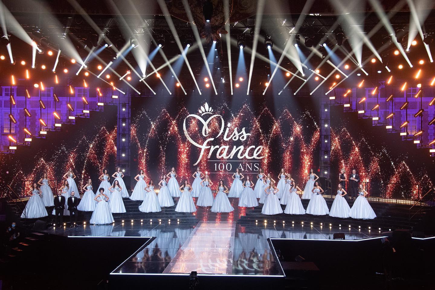 Miss France Un Sosie Diris Mittenaere Participe Au Concours Et