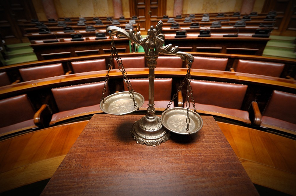 Une salle de tribunal correctionnel.