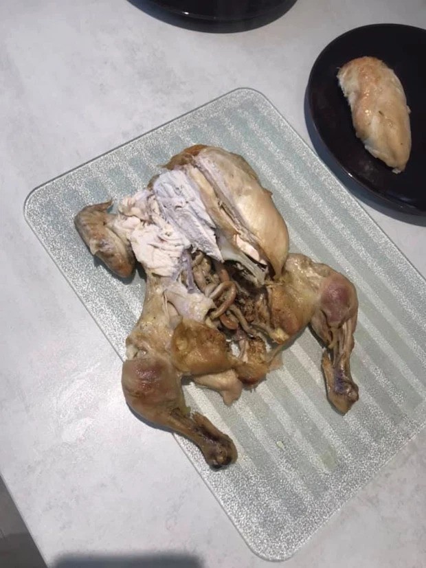 Le poulet avec ses organes.