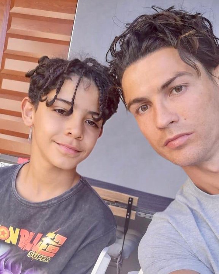 Cristiano Ronaldo et son fils aîné.