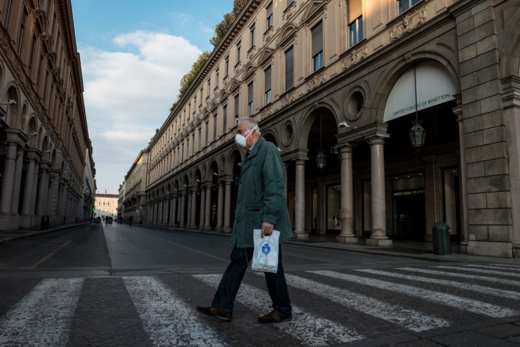 Un italien protégé contre le coronavirus.