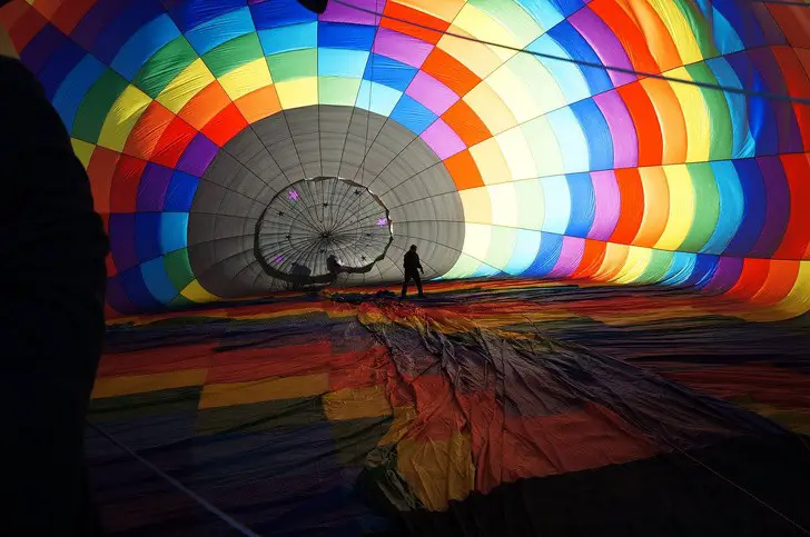 montgolfière multicolore