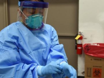 Des symptômes méconnus du coronavirus : hoquet, perte de cheveux...