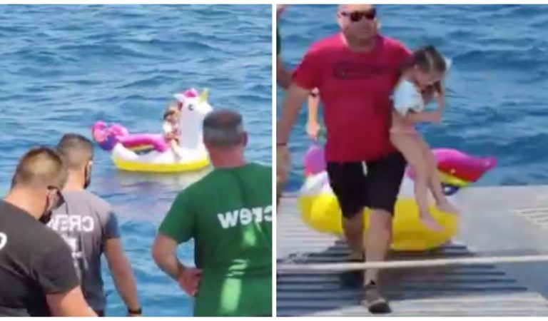 Vidéo : une fillette à la dérive sur une bouée licorne est sauvée par un ferry
