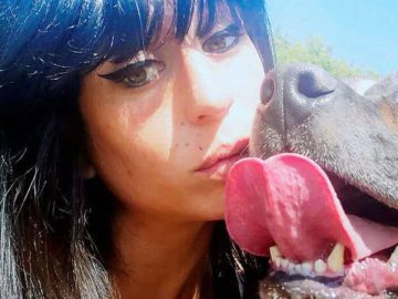 Elisa Pilarski et son chien Curtis.