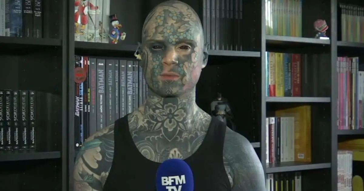 Freaky hoody est l homme le plus tatoue de france et aussi enseignant