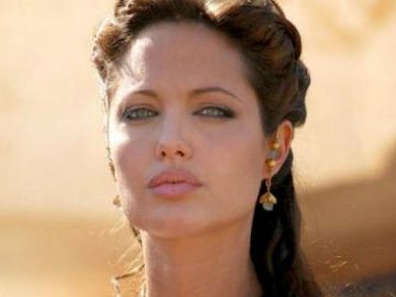 Angelina Jolie dans le film Cléopâtre.