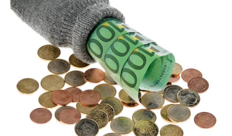 RSA, ASS : Qui recevra les 150 euros supplémentaires promis par Emmanuel Macron ?