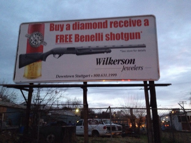 Une publicité qui offre un fusil pour un diamant