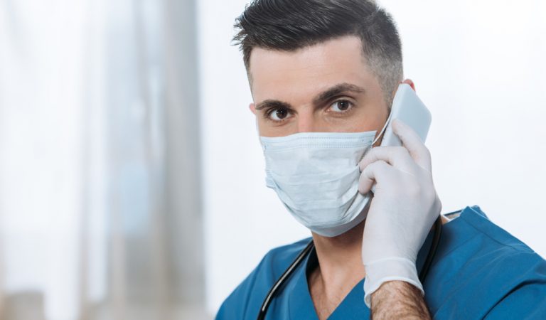 Combien de temps le Coronavirus peut-il survivre sur votre écran de smartphone ?