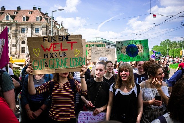 Des jeunes qui manifestent en Allemagne