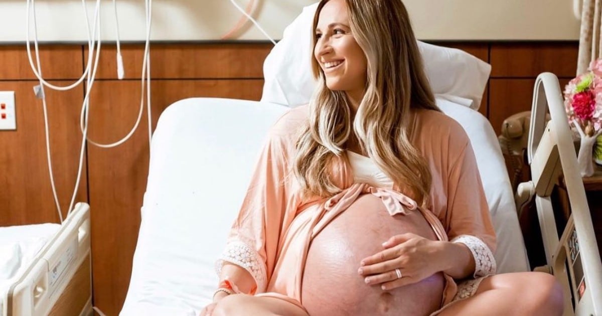 Lindsay Hay enceinte de quadruplés