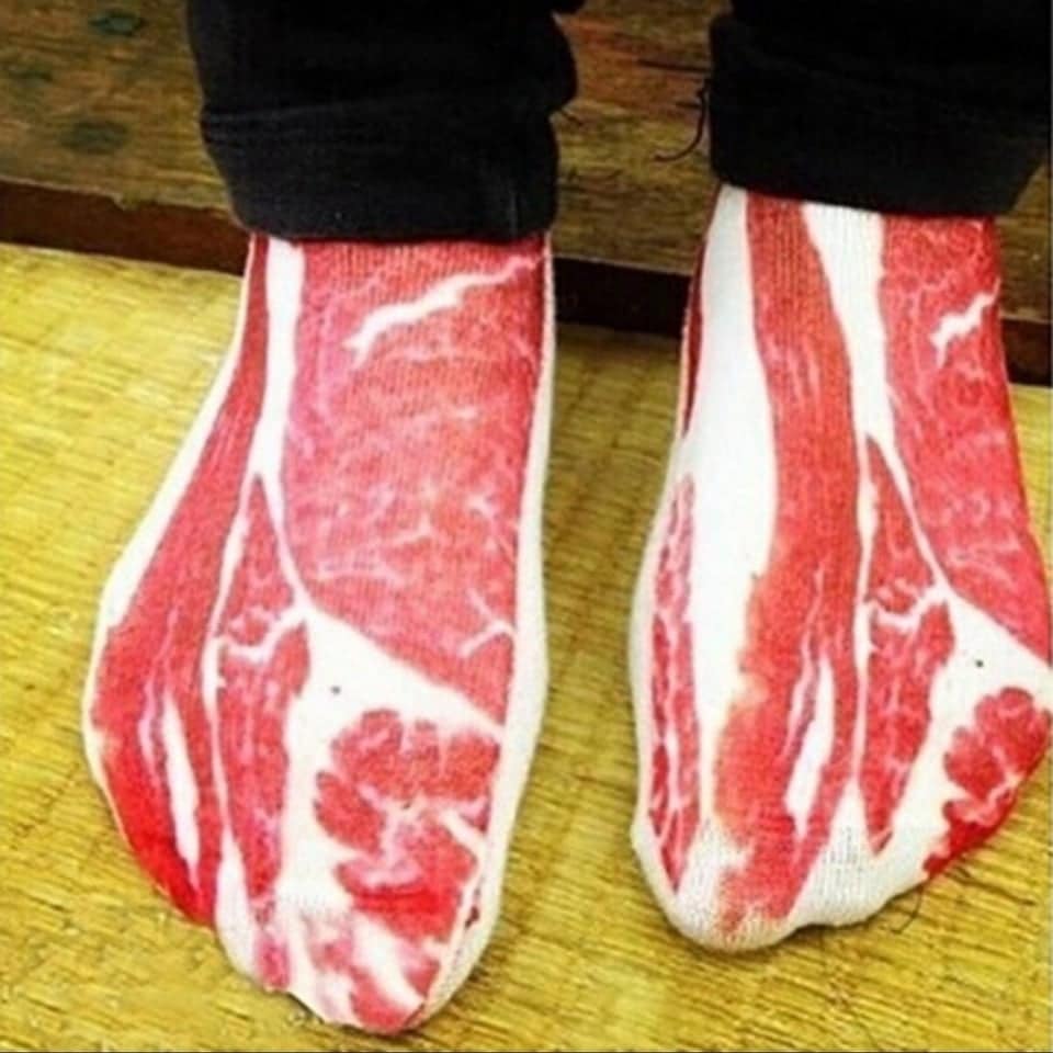 des chaussettes en viande