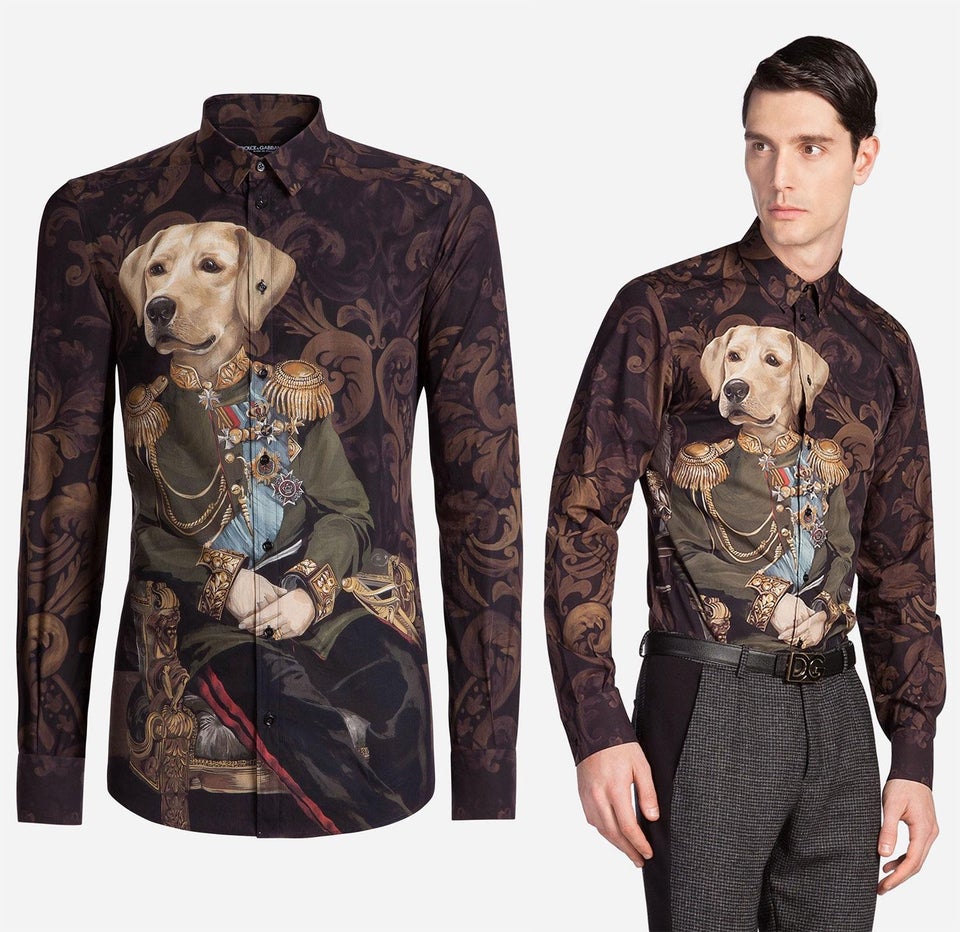 une chemise moche avec un chien