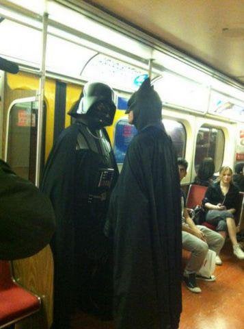 déguisements ridicules dans le métro