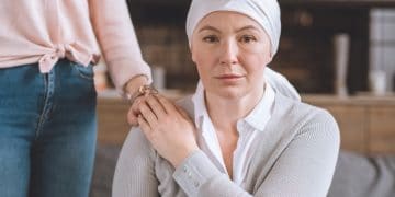 Une femme atteinte d'un cancer