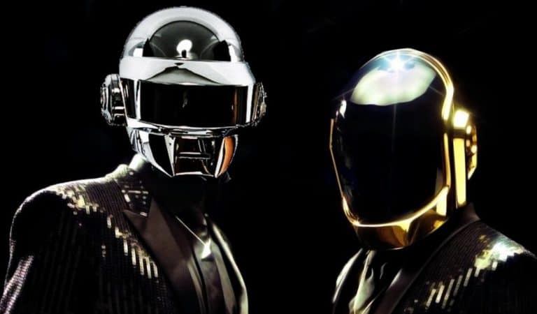 Le vrai visage des Daft Punk filmé dans un documentaire inédit