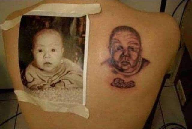 tatouages échecs dessins gênants