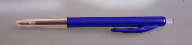 stylo bic à poussoir