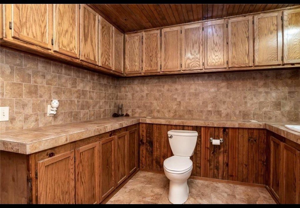 Toilettes dans une cuisine
