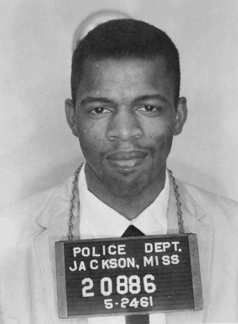 John Lewis en 1961, arrêté pour avoir été dans des toilettes réservées aux blancs