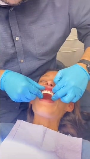 Dr Wilstead sourire dentier Brittany Negler 