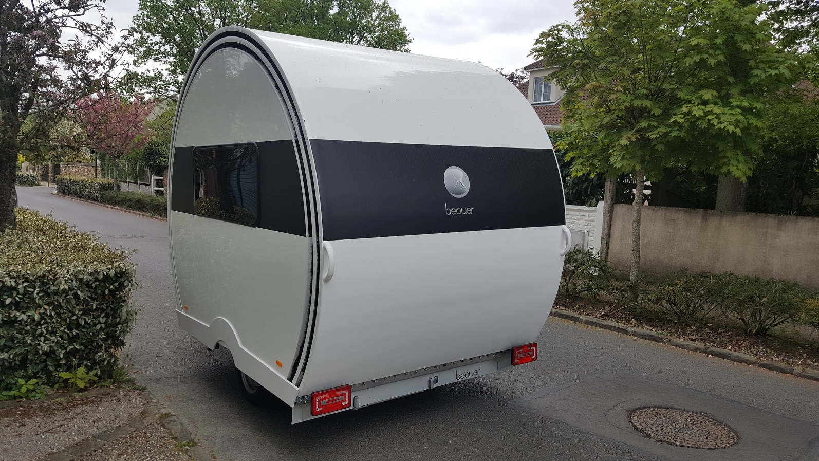 La Caravane Compacte Beauer Se D Plie En Quelques Secondes Pour