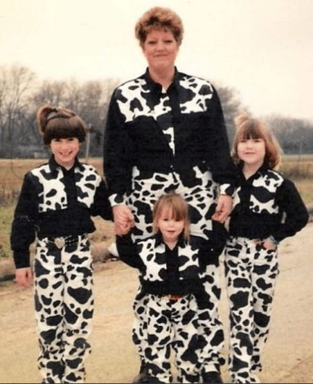 Photo de famille étrange et malaisante