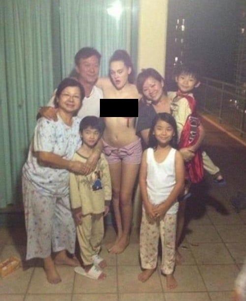 Photo de famille étrange et malaisante