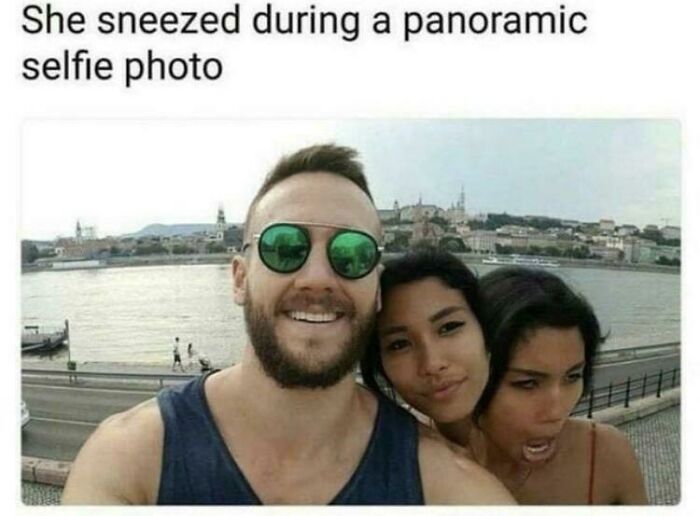 un selfie pris en panoramique