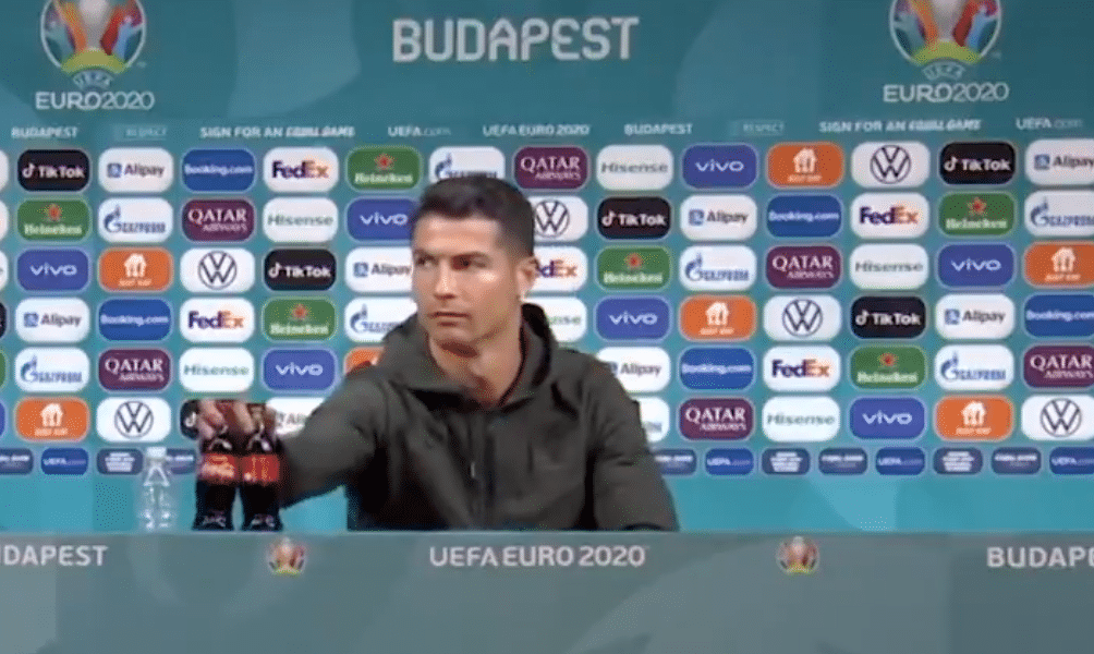 Ronaldo refuse de boire du Coca-Cola en Euro 2021