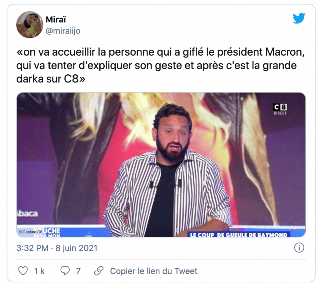 Tweet sur la gifle d'Emmanuel Macron