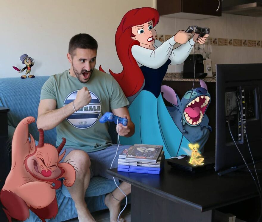 un montage photo avec des personnages Disney
