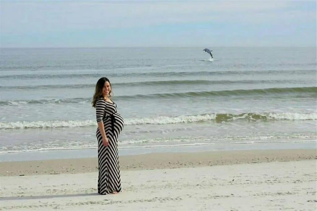 femme-enceinte-et-dauphin