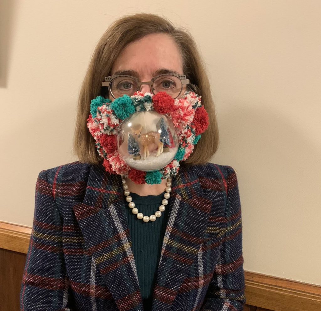 Femme avec masque
