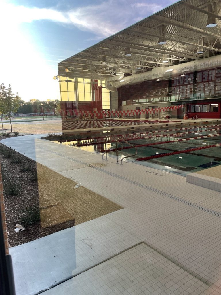 Piscine trompe-l'oeil