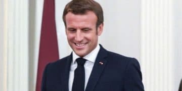 Contrat Engagement Jeune - Emmanuel Macron