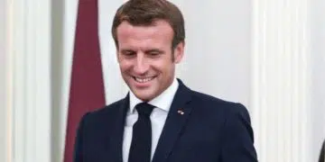 Contrat Engagement Jeune - Emmanuel Macron