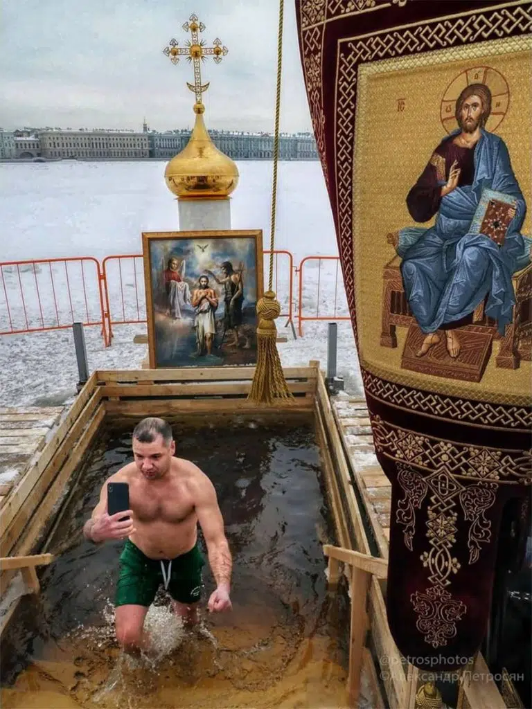 bain de glace en Russie à Saint-Pétersbourg