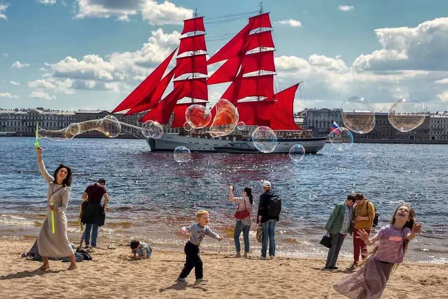 Un navire typique des "Scarlet Sails" en Russie