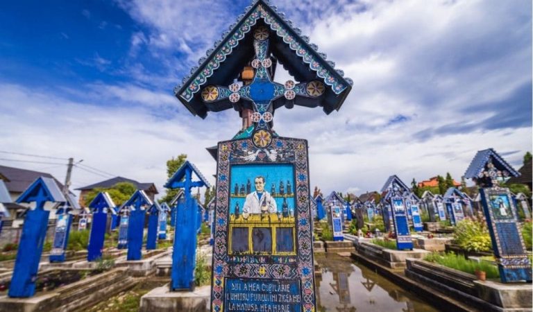 Découvrez les 10 rites funéraires les plus insolites à travers le monde