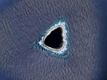 L'île Vastok de l'océan Pacifique s'apparentant à un trou noir.