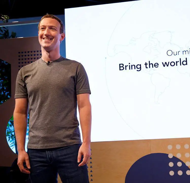 Mark Zuckerberg s'habille en toute simplicité