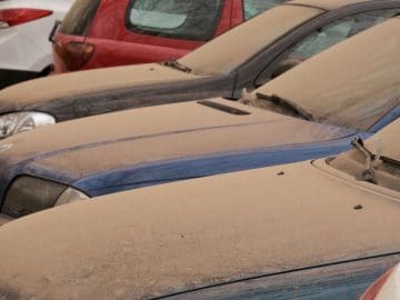 Pluie de sable - Sahara - voiture - amende - pare-brise