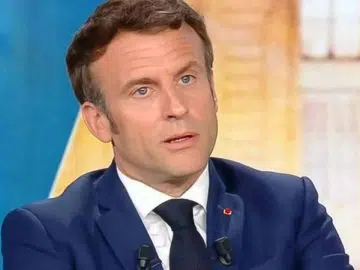 Emmanuel Macron - attitude - comportement - débat - arrogant