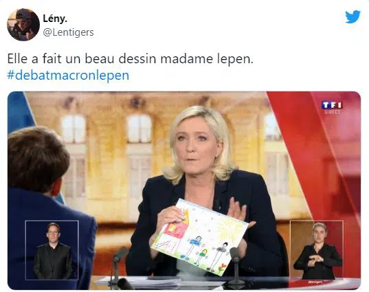 Le Pen moquée après son tweet imprimé