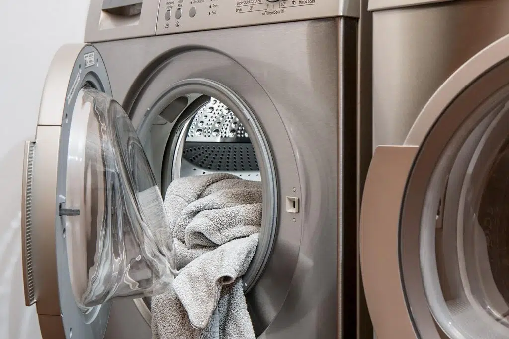 Nettoyer la machine à laver avec pastilles pour lave-vaisselle