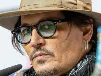 Johnny Depp amoureux ? L’acteur aperçu en charmante compagnie