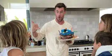 Chris Hemsworth et sa femme critiqués pour avoir enfoncé le visage de leur fils dans son gâteau d'anniversaire - Photo : Instagram / Chris Hemsworth